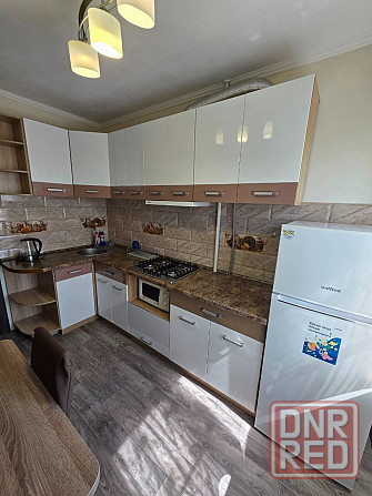 Сдам 2х.кв Центральный район 23ЖМР Мариуполь - изображение 1