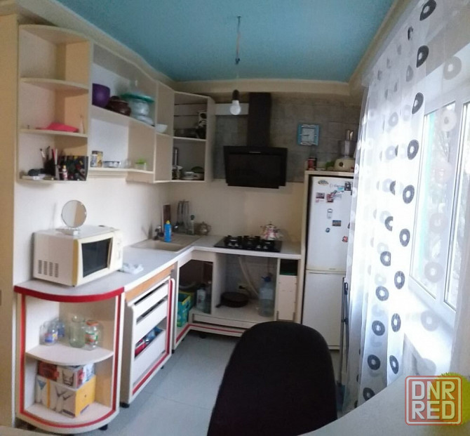 Сдам благоустроенную 3 ком. кв-ру в Будëнновском районе Донецк - изображение 1