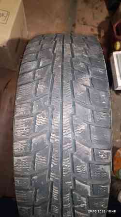 Продам зимнюю резину 215/65R16 Донецк