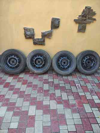 Продам шины на дисках R-15 Макеевка