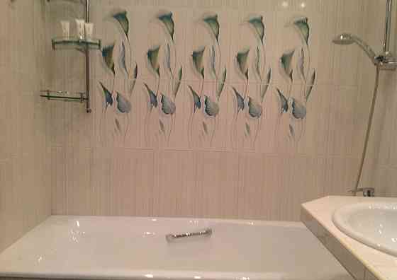 Сдается двухкомнатная в центре Золотое кольцо Донецк