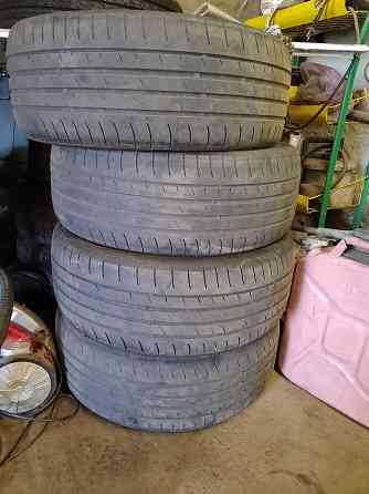 Продам колеса покрышки 215/55 r17 Донецк