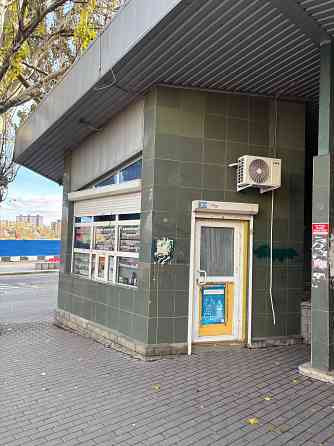 Собственник. Сдается в аренду торговый киоск 10 кв м по пр. Ильича, ост. общ. тр- та «Набережная» Донецк