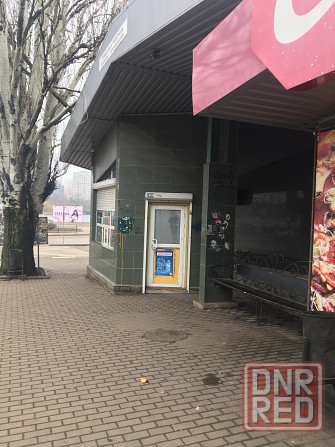 Собственник. Сдается в аренду торговый киоск 10 кв м по пр. Ильича, ост. общ. тр- та «Набережная» Донецк - изображение 2