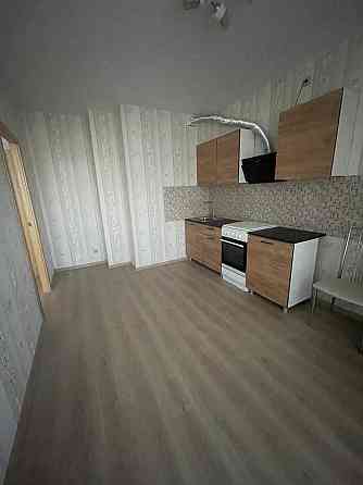 Сдам просторную однокомнатную квартиру в Ленинском районе Донецка Донецк