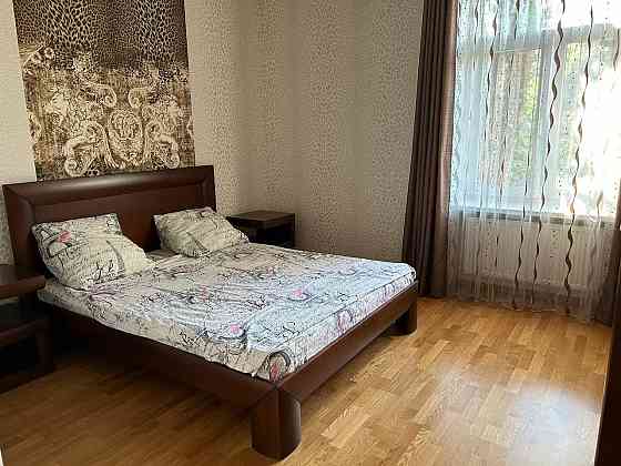 Центр, долгосрочно, площадь Ленина Донецк