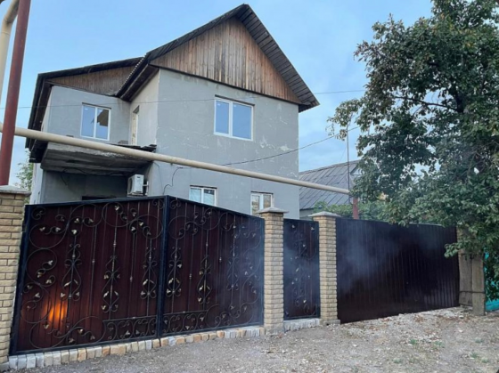 Продам дом в Горняцком районе ор-р Галактика Макеевка