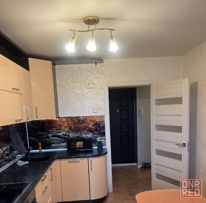 Сдаю двухкомнатную квартиру 53.0 м² этаж 4/5 город Донецк Ворошиловский район улица Гринкевича 3 Донецк - изображение 8