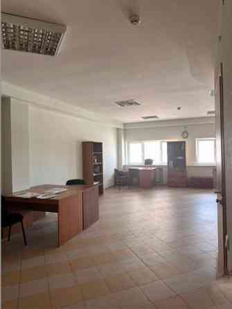 Предлагается в аренду современный офис площадью 86,6 кв. м. на 10 этаже престижного бизнес-центра. Донецк