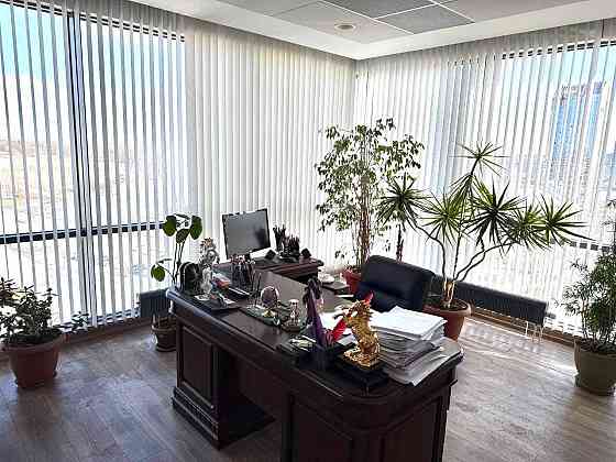 Предлагается к продаже офис в центре г. Донецк, пр-к Мира, Бизнес-центр «Центавр-плаза-2» Донецк