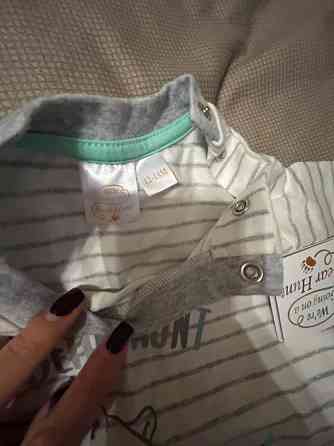 Новый костюм Carter's на 12-18 мес Донецк