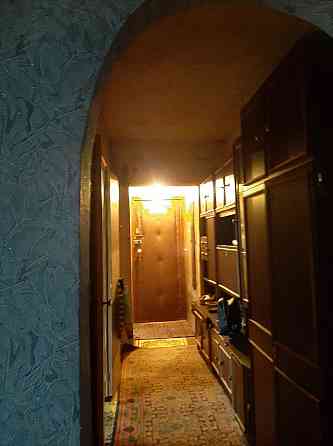 Продам 3-комнатную квартиру в г. Харцызске, низ Черёмушек, район детского сада Волшебница Харцызск