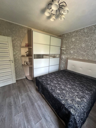 Трехкомнатная квартира по ул. 230 Стрелковой дивизии в Буденновском р-не г. Донецка Донецк