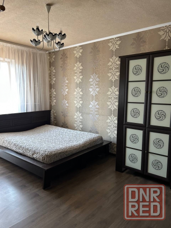 Трехкомнатная квартира по ул. 230 Стрелковой дивизии в Буденновском р-не г. Донецка Донецк - изображение 1