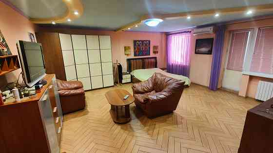 Большая студия с ремонтом в центре Донецк