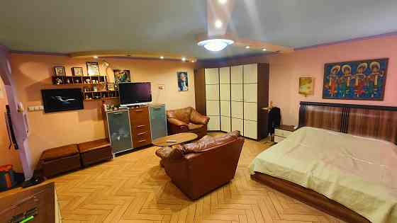 Большая студия с ремонтом в центре Донецк