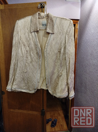 Костюм бежевый и чёрный размер 50-52 IMAGE Донецк - изображение 1