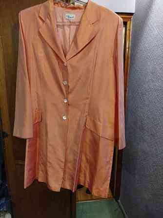 Костюмы коралловый и чёрный размер 50-52 Донецк