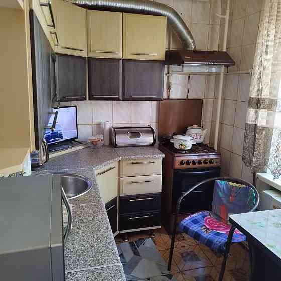 Продам 3-комнатную квартиру, м-он 2, д.32 Торез