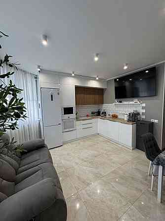 Крупногабаритная 2-х комнатная квартира на Бестужева Донецк