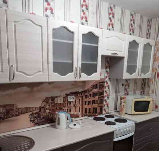 сдам двухкомнатную квартиру в городе донецка в районе буденовский, ориентир улица 230-стрелково Донецк