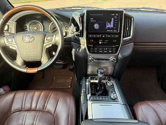 Официальная Toyota Land Cruiser 200 2019г.в. Донецк