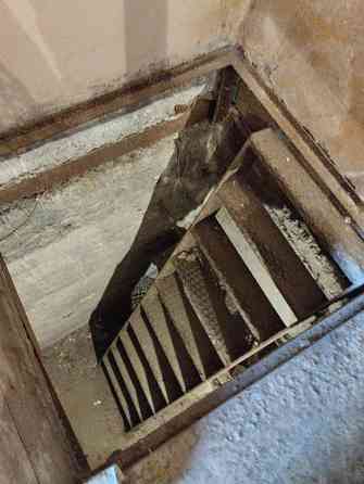 Продам Гараж Зугрэс