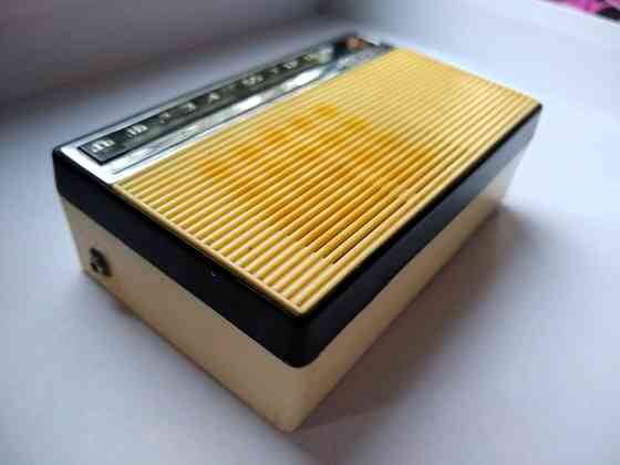 Карманный радиоприёмник - "Нейва" 1965 год Донецк