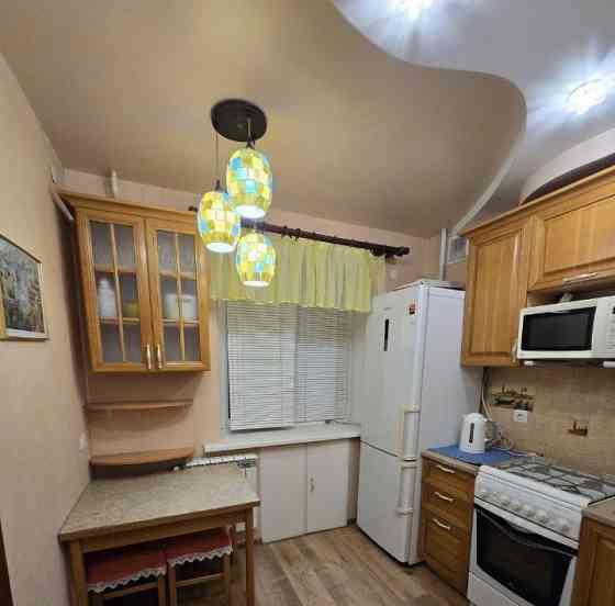 сдается двухкомнатную квартиру в надежные руки в городе донецка ленинский район Донецк