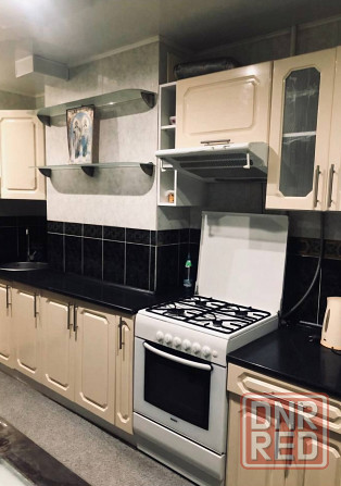 Продам 3хком.квартиру в центральном районе, с ремонтом, большой кухней-столовой Мариуполь - изображение 2