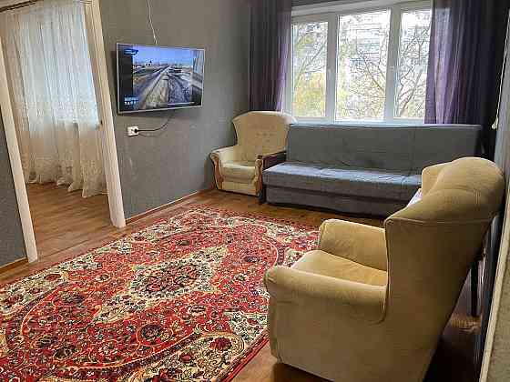 Сдам трехкомнатную квартиру Комсрмольский бульвар Мариуполь