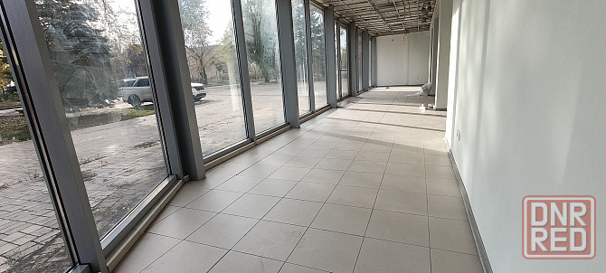 Сдам в Аренду Автосалон. Площадь 360 м².Центр. Ремонт. Большая площадка. Донецк - изображение 2