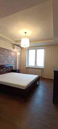 Сдам в аренду 3-х комн в Новострое с Паркоместом. Всё необходимое есть. Ремонт. Донецк