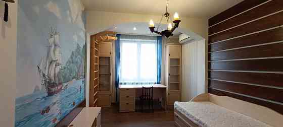 Сдам в аренду 3-х комн в Новострое с Паркоместом. Всё необходимое есть. Ремонт. Донецк