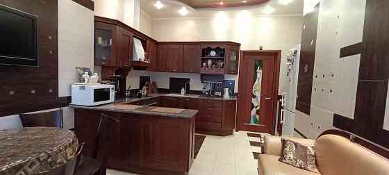 Сдам в аренду 3-х комн в Новострое с Паркоместом в Ворошиловском р-не. Всё необходимое есть. Ремонт. Донецк