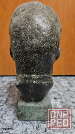 Редкий кабинетный авторский бюст Есенина, скульптор Аксенов, силумин, основание из змеевика Донецк - изображение 4