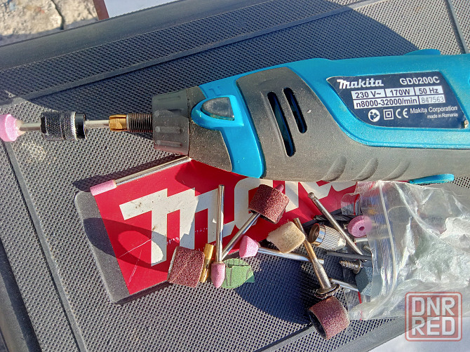 Гравёр электрический с набором насадок в кейсе makita Донецк - изображение 2