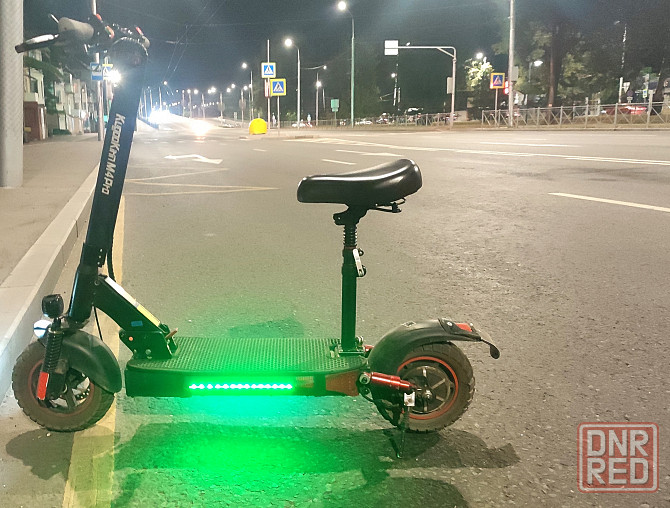 Продам электросамокат куго м 4 про Донецк - изображение 1