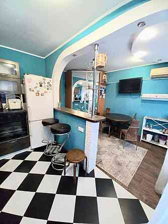 Продается 3х комнатная квартира -студия. Мариуполь