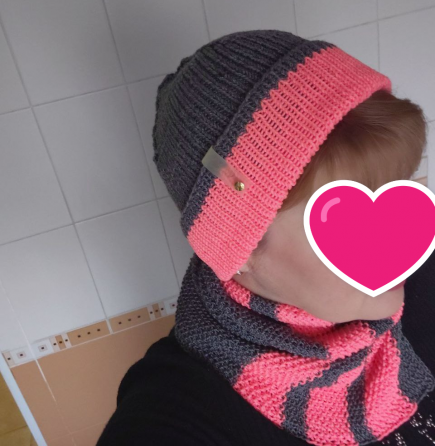 Шапка женская стрейч-меринос с шарфом, новые Донецк