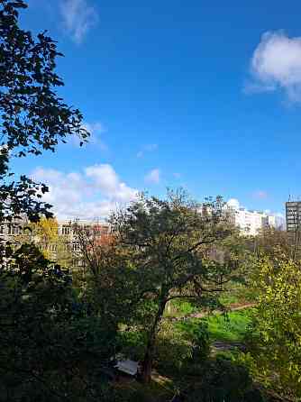 Продам 3ком.кв.-центр, золотое место! 4/9, вода всегда есть! Мариуполь