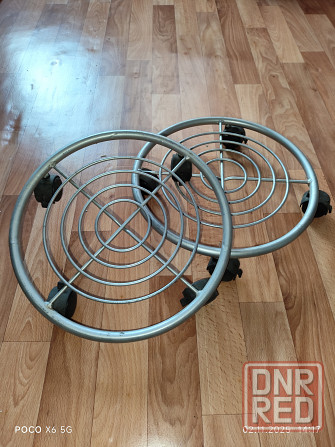 Подставка для цветов на колесиках Донецк - изображение 1