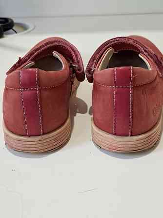 Отдам даром туфли для девочки 30 р Донецк