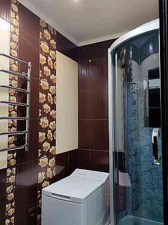 Продам 2 х ком квартиру с ремонтом.мкр Зеленый. Макеевка