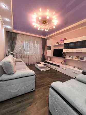 Продам 2 х ком квартиру с ремонтом.мкр Зеленый. Макеевка