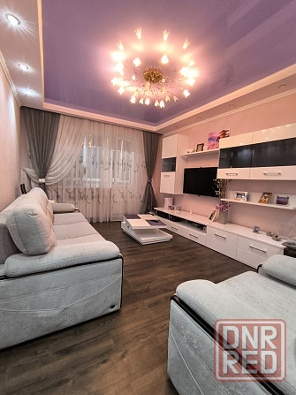 Продам 2 х ком квартиру с ремонтом.мкр Зеленый. Макеевка - изображение 1