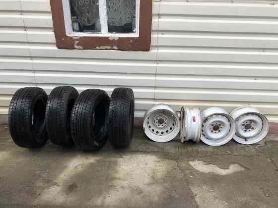 Продам комплект б/у зимней резины с дисками Макеевка