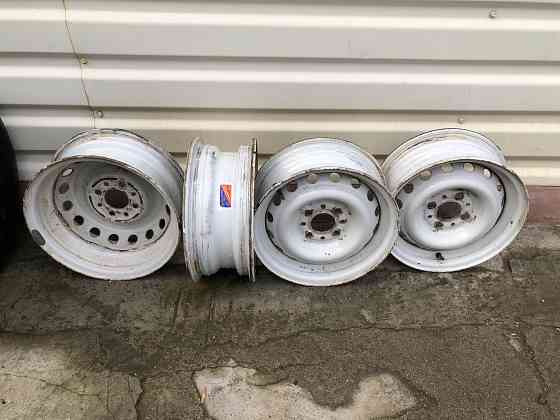 Продам комплект б/у зимней резины с дисками Макеевка