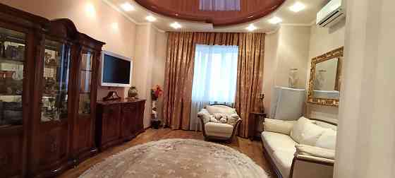 Сдам 3-х комнатную 125 м² в Новострое в Ворошиловском р-не + Паркоместо. Два санузла. Донецк