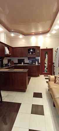 Сдам 3-х комнатную 125 м² в Новострое в Ворошиловском р-не + Паркоместо. Два санузла. Донецк